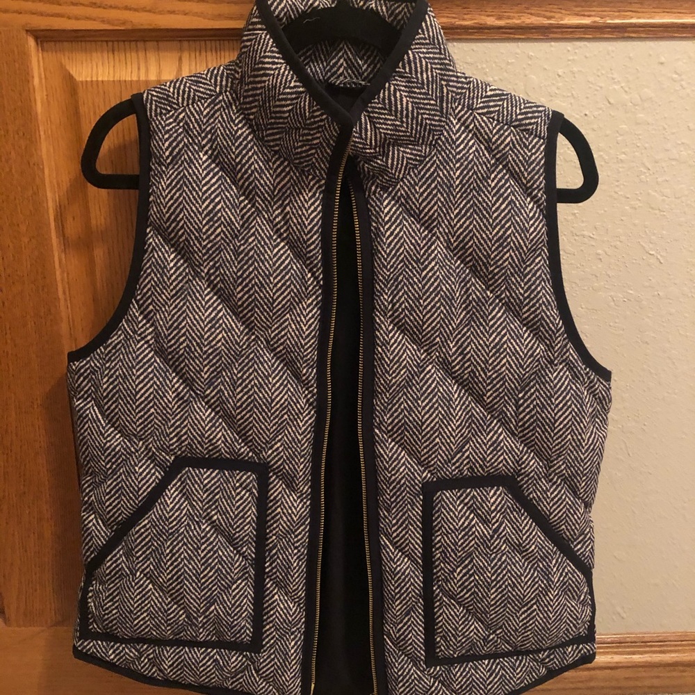 ❤️ 3 or $20❤️ J.Crew women’s vest- M